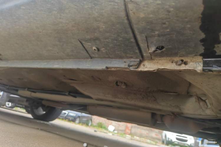 Used Dongfeng Aeolus AX3 2016 1.5L Manual Shangkue Model Chassis Front Right