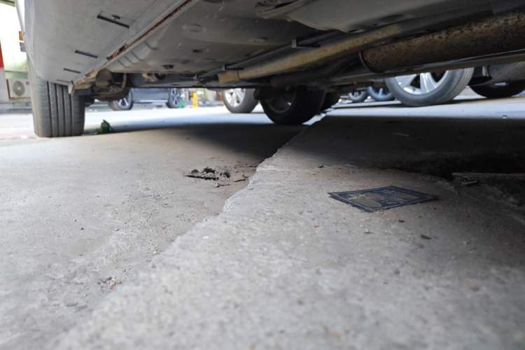 Used Dongfeng Aeolus AX3 2016 1.5L Manual Shangkue Model Chassis Front Right
