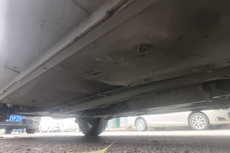 Used Dongfeng Aeolus AX3 2016 1.5L Manual ZhiKu Model Chassis Front Right