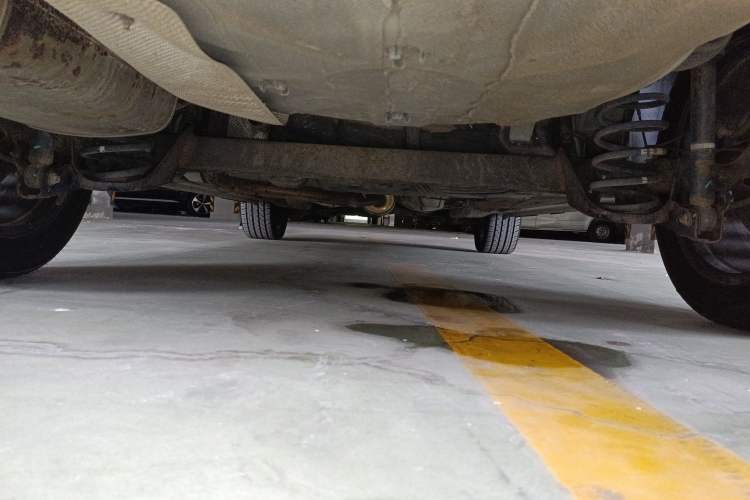 Used Dongfeng Aeolus AX3 2016 1.5L Automatic ZhiKu Model Chassis Rear