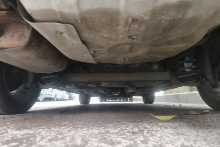 Used Dongfeng Aeolus AX3 2016 1.5L Manual ZhiKu Model Chassis Rear