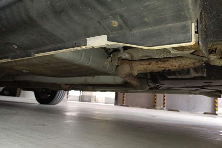 Used Dongfeng Aeolus AX3 2016 1.5L Automatic ZhiKu Model Chassis Rear Left