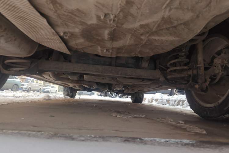 Used Dongfeng Aeolus AX3 2016 1.5L Manual ZhiKu Model Chassis Rear