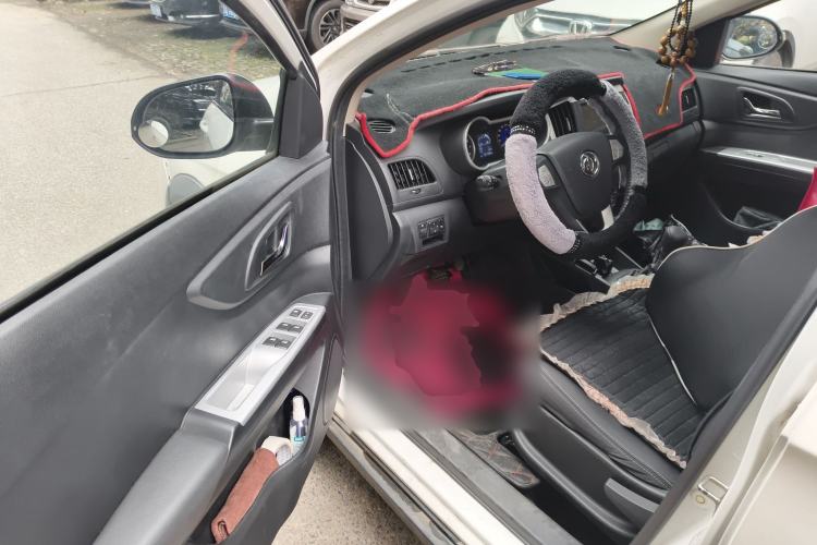 Used Dongfeng Aeolus AX3 2016 1.5L Manual ZhiKu Model Driver Seat