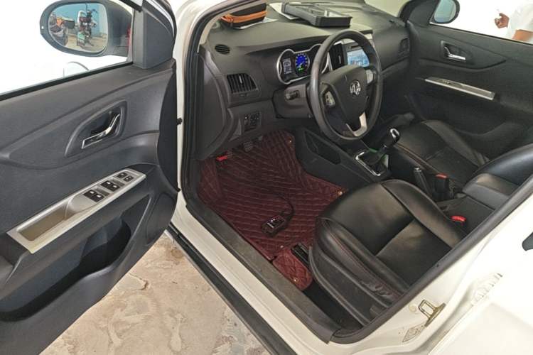 Used Dongfeng Aeolus AX3 2016 1.5L Manual Shangkue Model Driver Seat