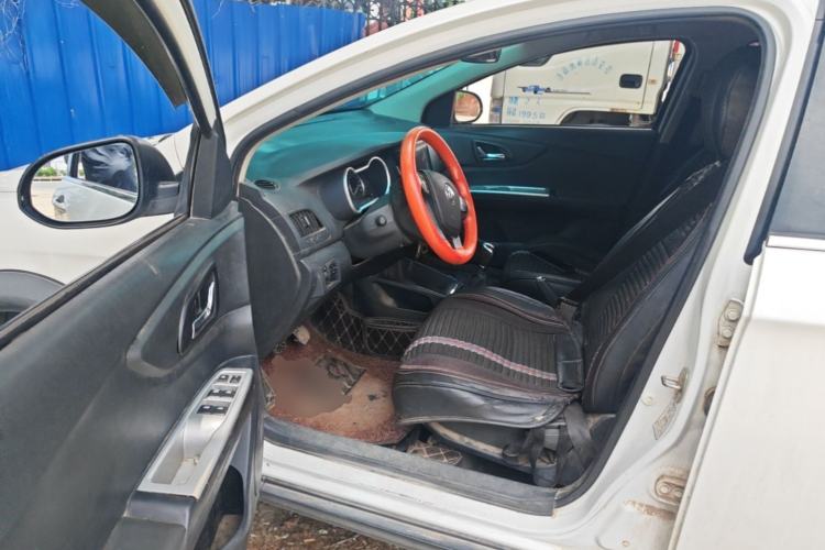 Used Dongfeng Aeolus AX3 2016 1.5L Manual Shangkue Model Driver Seat