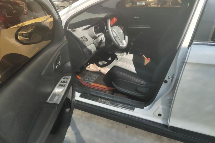 Used Dongfeng Aeolus AX3 2016 1.5L Manual ZhiKu Model Driver Seat
