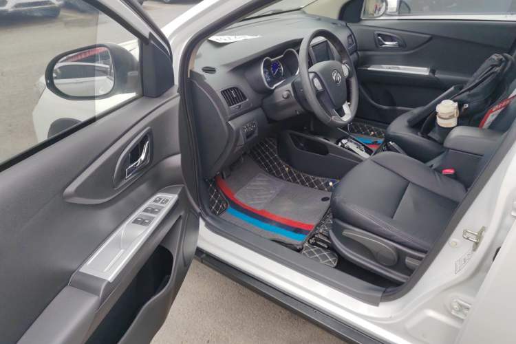 Used Dongfeng Aeolus AX3 2016 1.5L Automatic Zunku Model Driver Seat