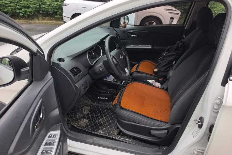 Used Dongfeng Aeolus AX3 2016 1.5L Automatic Shangkue Model Driver Seat