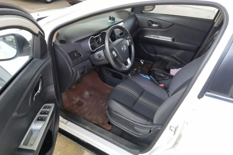 Used Dongfeng Aeolus AX3 2016 1.5L Manual Shangkue Model Driver Seat