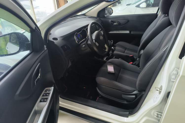 Used Dongfeng Aeolus AX3 2016 1.5L Manual ZhiKu Model Driver Seat