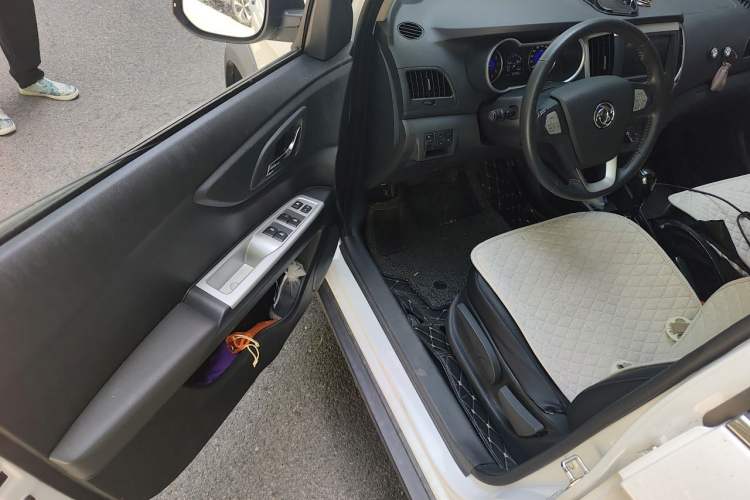 Used Dongfeng Aeolus AX3 2016 1.5L Automatic ZhiKu Model Driver Seat