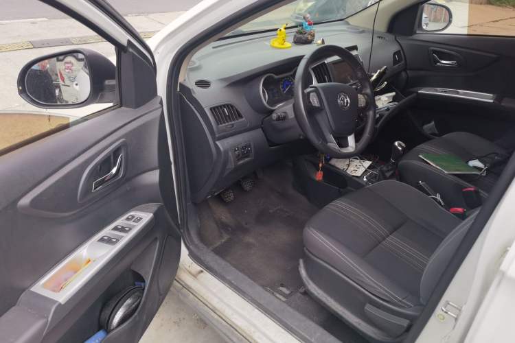 Used Dongfeng Aeolus AX3 2016 1.5L Manual ZhiKu Model Driver Seat