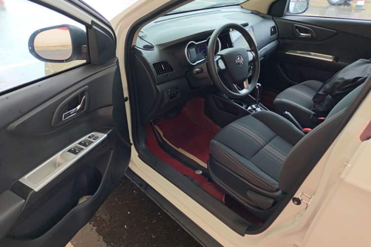 Used Dongfeng Aeolus AX3 2016 1.5L Automatic Shangkue Model Driver Seat