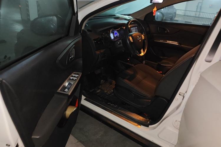 Used Dongfeng Aeolus AX3 2016 1.5L Automatic Zunku Model Driver Seat