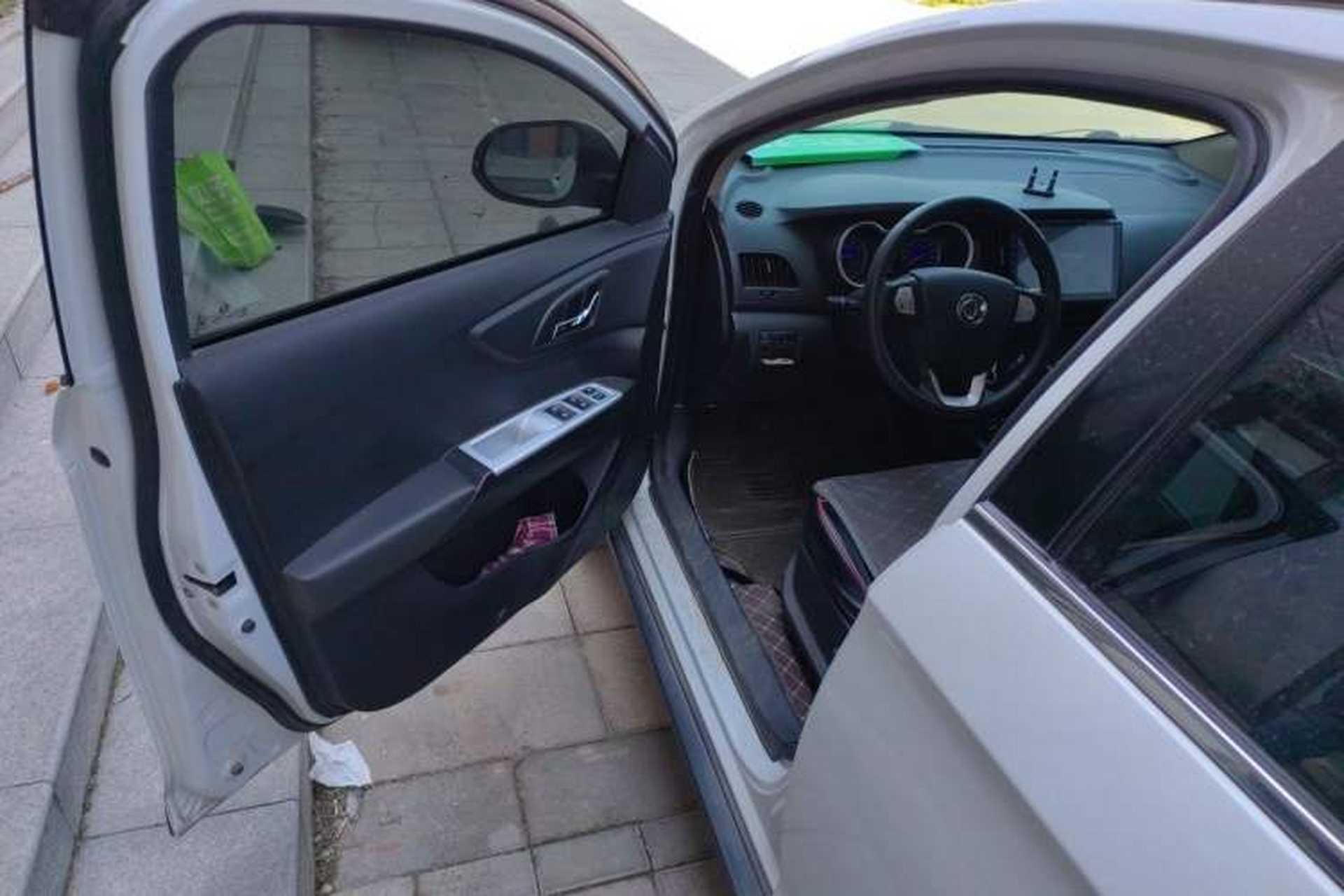 Used Dongfeng Aeolus AX3 2016 1.5L Manual Shangkue Model Driver Seat