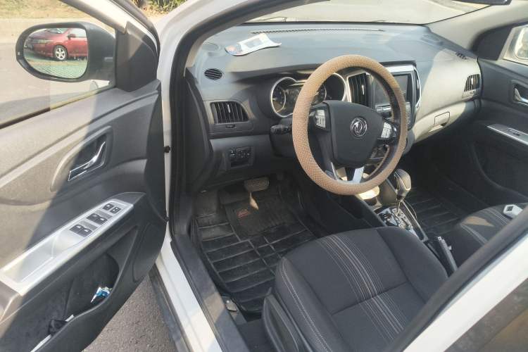 Used Dongfeng Aeolus AX3 2016 1.5L Automatic Zunku Model Driver Seat
