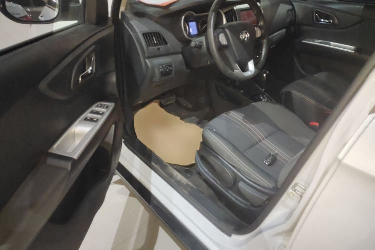 Used Dongfeng Aeolus AX3 2016 1.5L Automatic Zunku Model Driver Seat