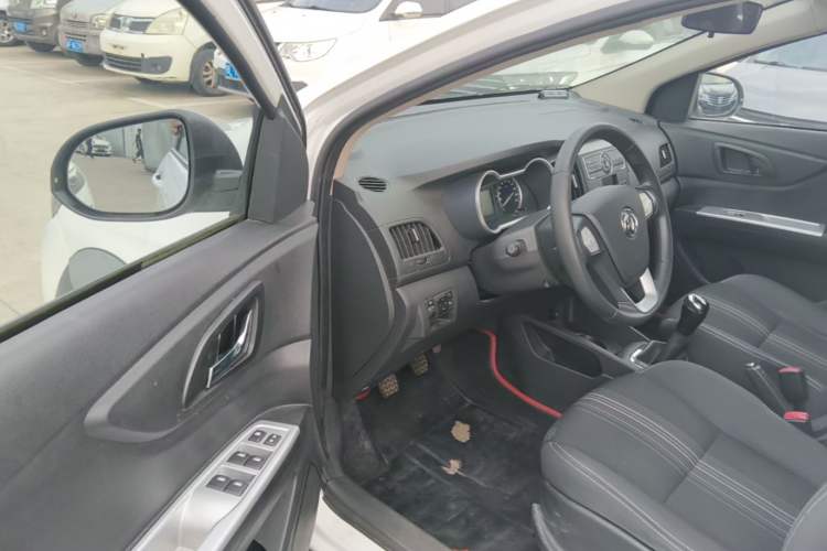 Used Dongfeng Aeolus AX3 2016 1.5L Manual Shangkue Model Driver Seat