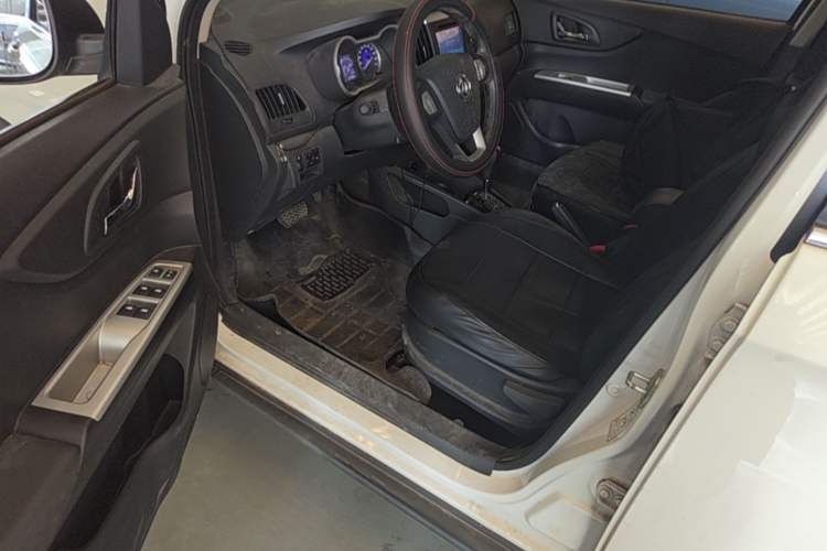 Used Dongfeng Aeolus AX3 2016 1.5L Automatic Shangkue Model Driver Seat