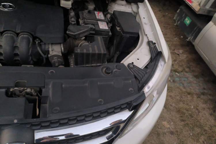 Used Dongfeng Aeolus AX3 2016 1.5L Manual Shangkue Model Engine Bay Left