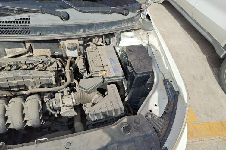 Used Dongfeng Aeolus AX3 2016 1.5L Manual Shangkue Model Engine Bay Left