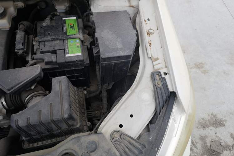 Used Dongfeng Aeolus AX3 2016 1.5L Manual ZhiKu Model Engine Bay Left