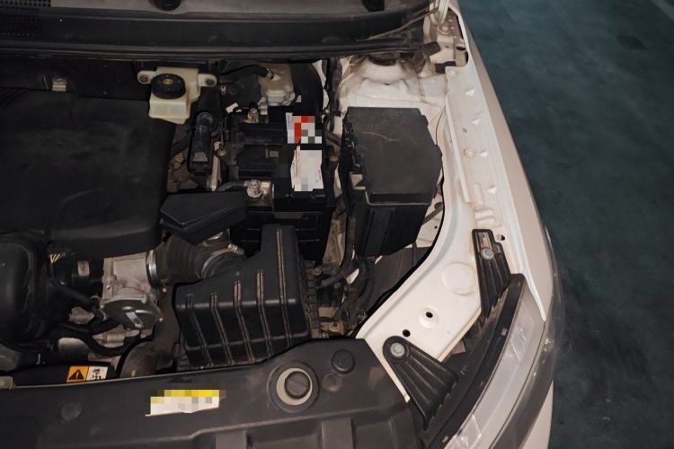 Used Dongfeng Aeolus AX3 2016 1.5L Automatic Zunku Model Engine Bay Left