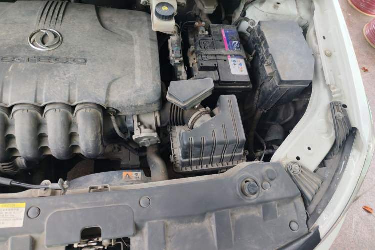 Used Dongfeng Aeolus AX3 2016 1.5L Manual Shangkue Model Engine Bay Left