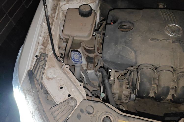 Used Dongfeng Aeolus AX3 2016 1.5L Manual ZhiKu Model Engine Bay Right