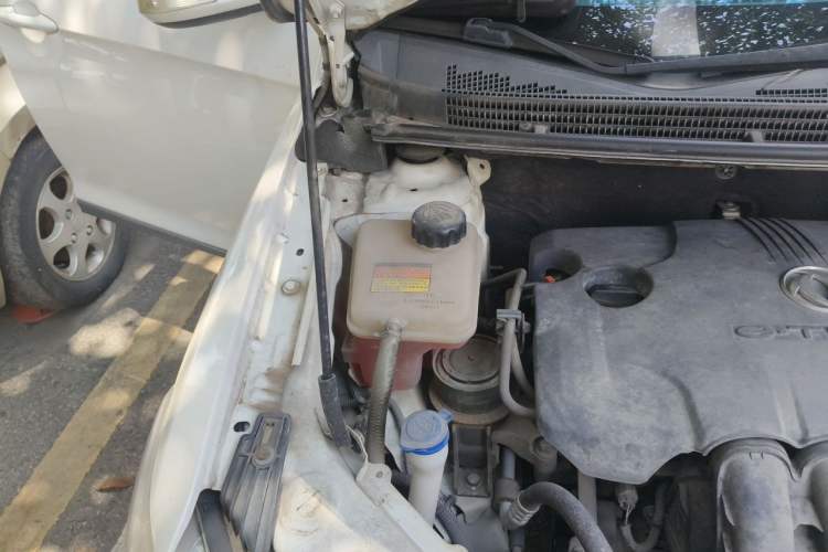 Used Dongfeng Aeolus AX3 2016 1.5L Manual Shangkue Model Engine Bay Right