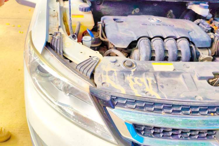 Used Dongfeng Aeolus AX3 2016 1.5L Manual ZhiKu Model Engine Bay Right