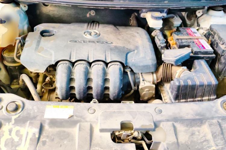 Used Dongfeng Aeolus AX3 2016 1.5L Manual ZhiKu Model Engine Bay