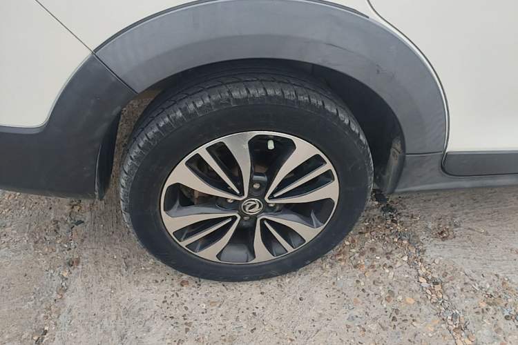 Used Dongfeng Aeolus AX3 2016 1.5L Automatic Zunku Model Exterior 2