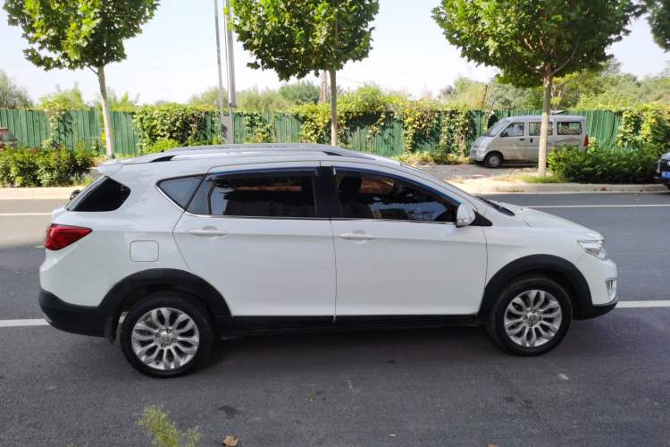 Used Dongfeng Aeolus AX3 2016 1.5L Manual Shangkue Model Exterior 2