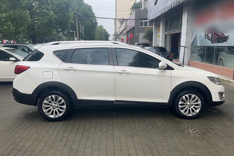 Used Dongfeng Aeolus AX3 2016 1.5L Manual ZhiKu Model Exterior 2
