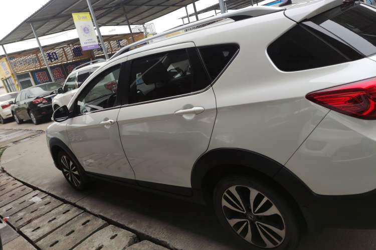 Used Dongfeng Aeolus AX3 2016 1.5L Automatic Zunku Model Exterior 5