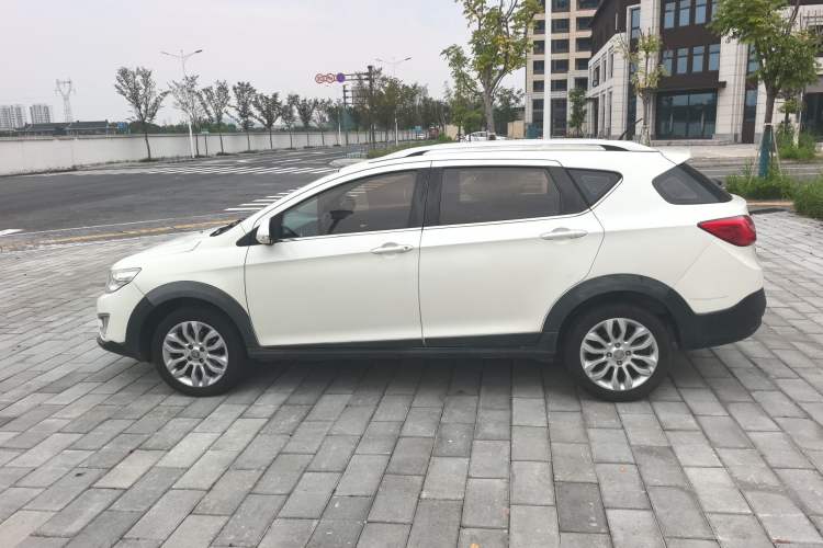 Used Dongfeng Aeolus AX3 2016 1.5L Automatic Shangkue Model Exterior 5