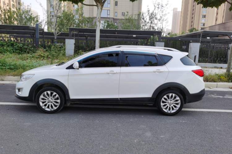 Used Dongfeng Aeolus AX3 2016 1.5L Manual Shangkue Model Exterior 5