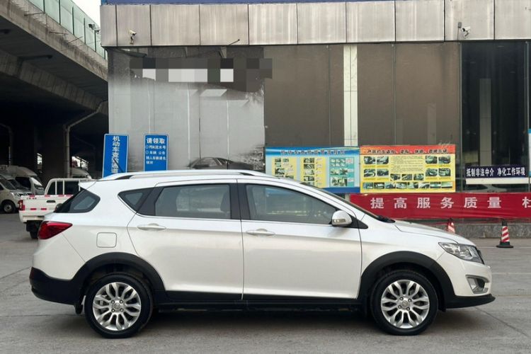 Used Dongfeng Aeolus AX3 2016 1.5L Manual ZhiKu Model Exterior 6