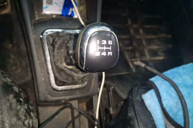 Used Dongfeng Aeolus AX3 2016 1.5L Manual Shangkue Model Gear Lever