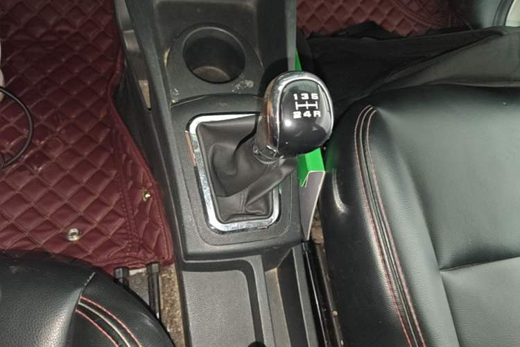 Used Dongfeng Aeolus AX3 2016 1.5L Manual Shangkue Model Gear Lever