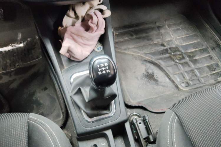 Used Dongfeng Aeolus AX3 2016 1.5L Manual Shangkue Model Gear Lever
