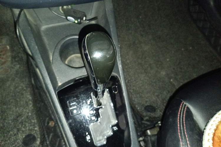 Used Dongfeng Aeolus AX3 2016 1.5L Automatic ZhiKu Model Gear Lever