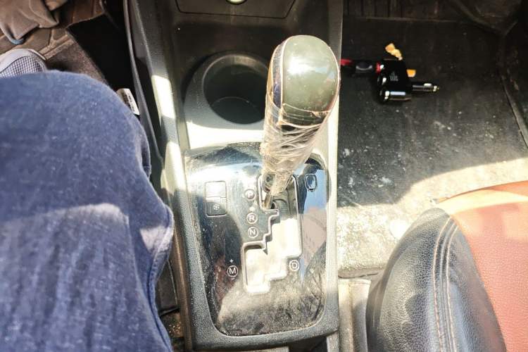 Used Dongfeng Aeolus AX3 2016 1.5L Automatic ZhiKu Model Gear Lever