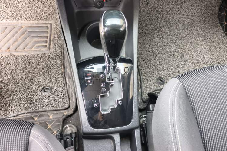 Used Dongfeng Aeolus AX3 2016 1.5L Automatic Shangkue Model Gear Lever