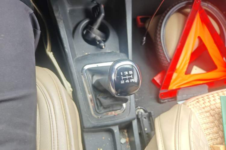 Used Dongfeng Aeolus AX3 2016 1.5L Manual Shangkue Model Gear Lever