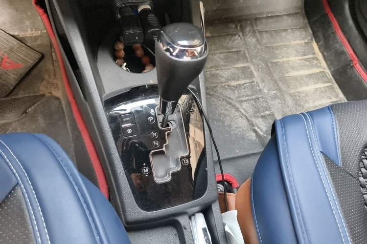 Used Dongfeng Aeolus AX3 2016 1.5L Automatic ZhiKu Model Gear Lever