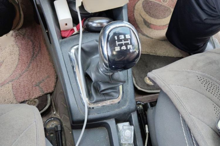 Used Dongfeng Aeolus AX3 2016 1.4T Manual ZhiKu Model Gear Lever
