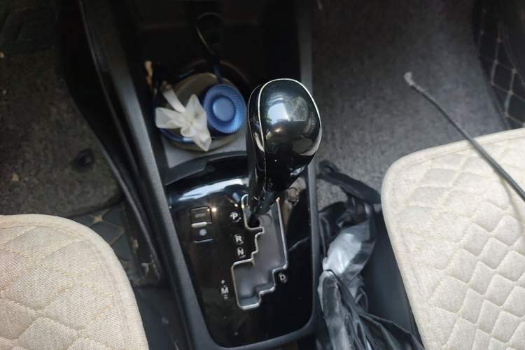 Used Dongfeng Aeolus AX3 2016 1.5L Automatic ZhiKu Model Gear Lever